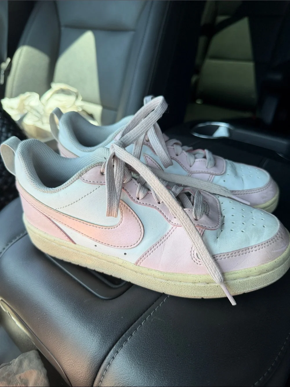 Nike Kids Low-Top Sneakers in White and Pink